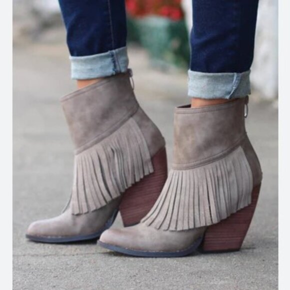 Gianni Bini Shoes - GIANNI BINI Fay Fringe Ankle Booties
